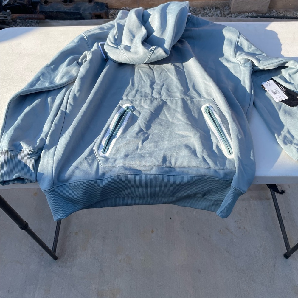 Volcom spring shred hoodie.